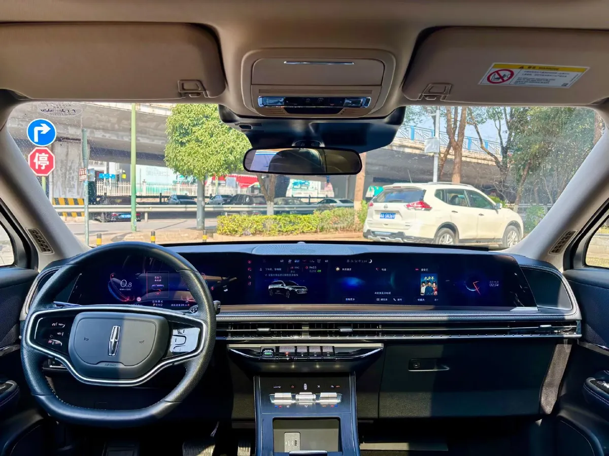 2024 Lincoln Corsair 2.0T 261HP L4 8AT,autocango,china used car exporter,china ev exporter,chinese used car exporter,chinese used ev exporter