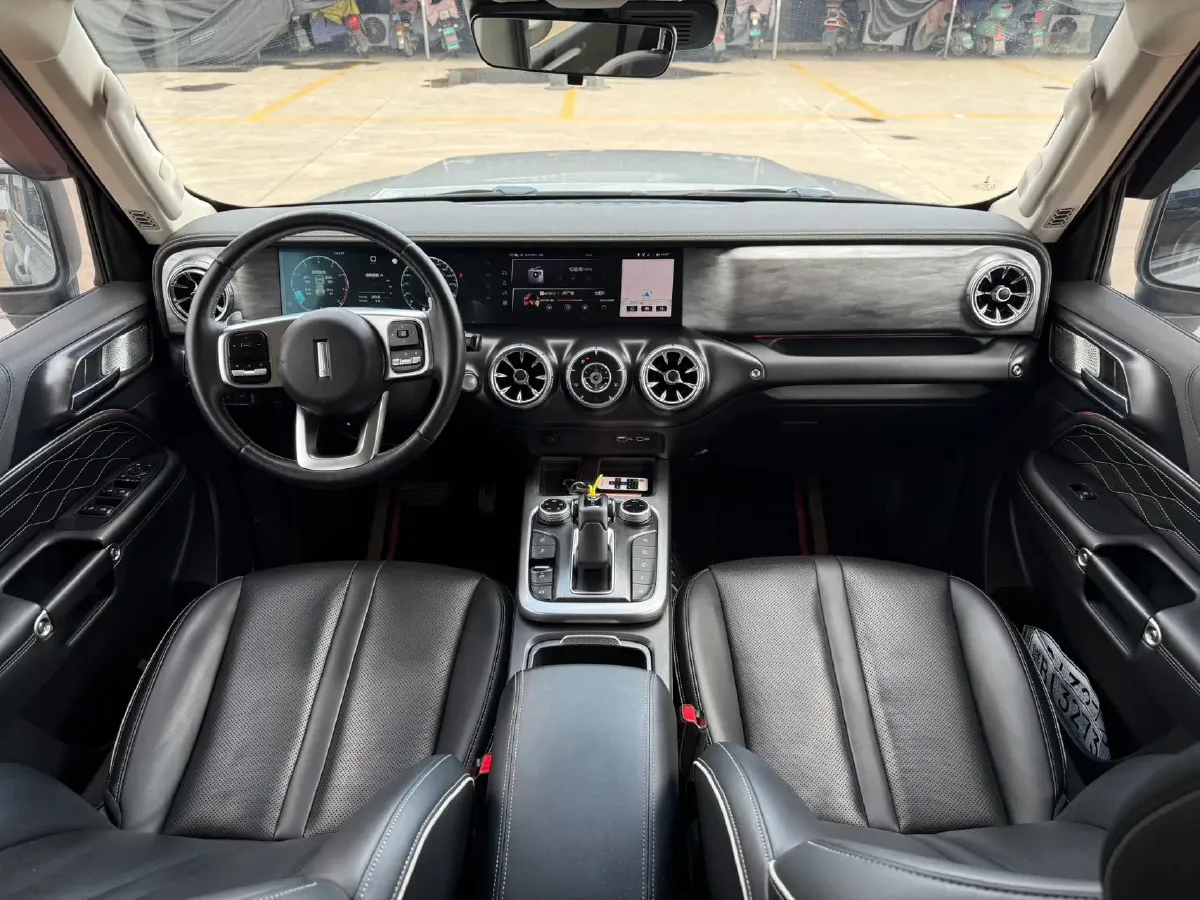 2021 Tank 300 2.0T 227HP L4 8AT,autocango,china used car exporter,china ev exporter,chinese used car exporter,chinese used ev exporter