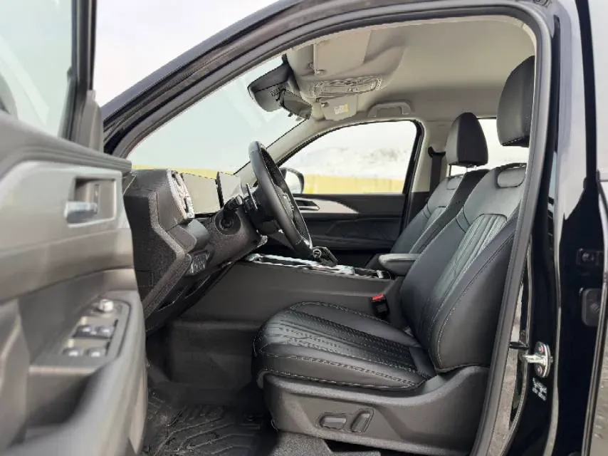 2025 Haval H5 2.0T 224HP L4 8AT,autocango,china used car exporter,china ev exporter,chinese used car exporter,chinese used ev exporter