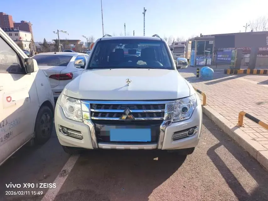 2018 Mitsubishi Pajero 3.0L 174HP V6 5AT,autocango,china used car exporter,china ev exporter,chinese used car exporter,chinese used ev exporter