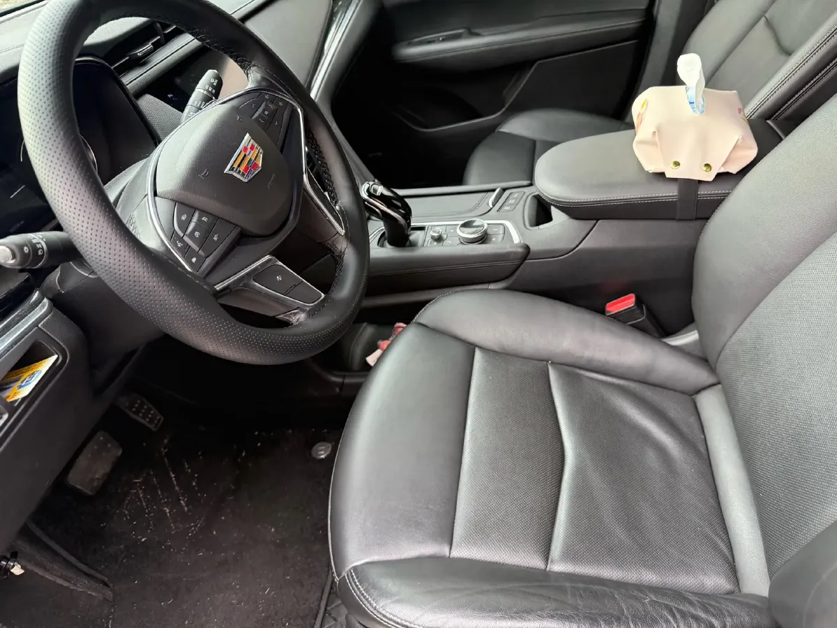 2020 Cadillac XT5 2.0T 237HP L4 9AT,autocango,china used car exporter,china ev exporter,chinese used car exporter,chinese used ev exporter