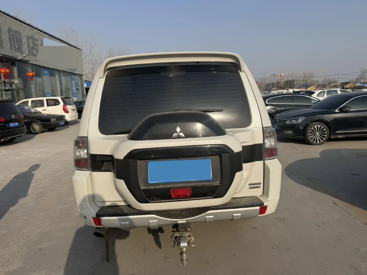 2017 Porsche Macan 2.0T 252HP L4 7DCT,autocango,china used car exporter,china ev exporter,chinese used car exporter,chinese used ev exporter