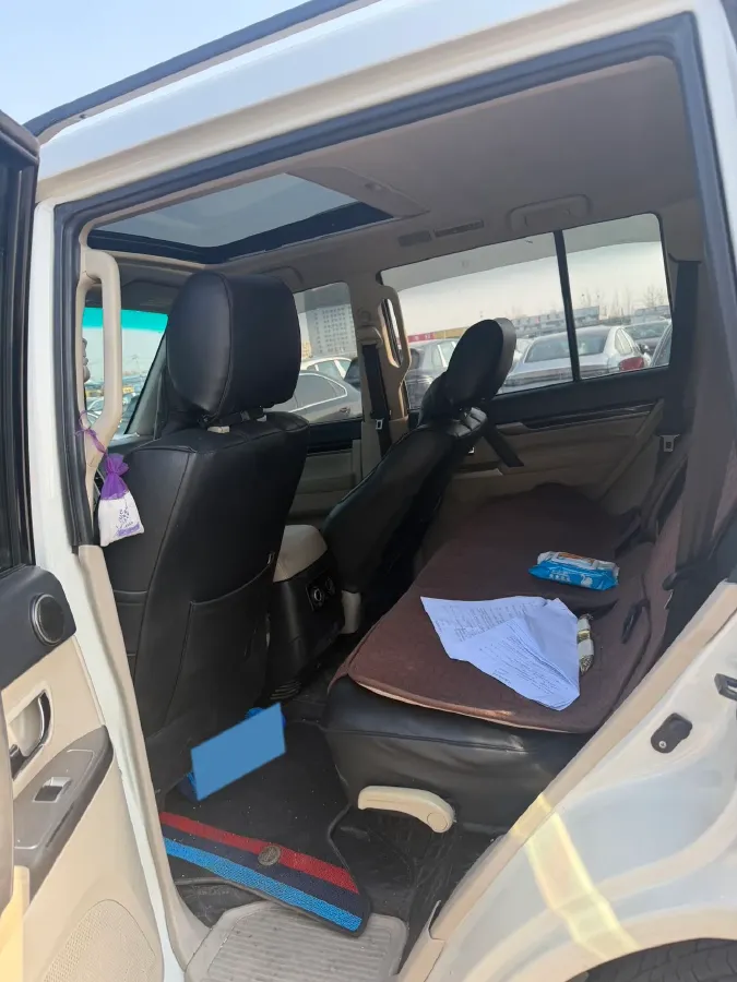 2017 Porsche Macan 2.0T 252HP L4 7DCT,autocango,china used car exporter,china ev exporter,chinese used car exporter,chinese used ev exporter