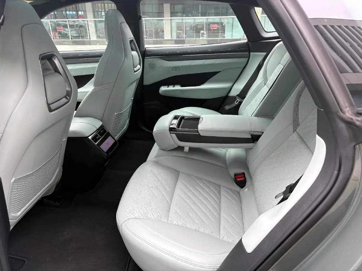 2025 Zeekr 001 BEV 95KWH,autocango,china used car exporter,china ev exporter,chinese used car exporter,chinese used ev exporter