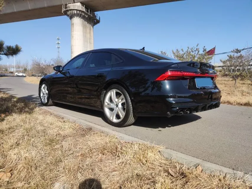 2024 Audi A7L 2.0T 245HP L4 7DCT,autocango,china used car exporter,china ev exporter,chinese used car exporter,chinese used ev exporter