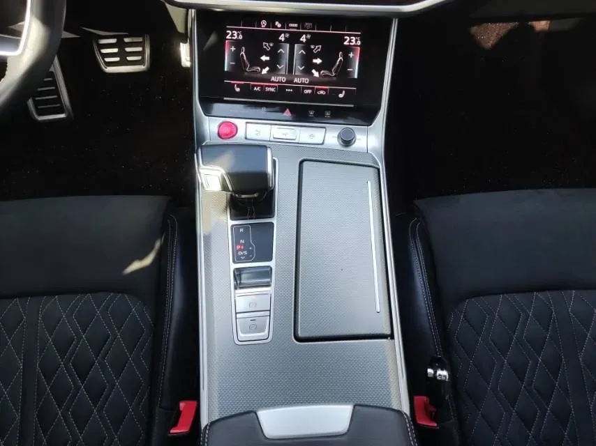 2024 Audi A7L 2.0T 245HP L4 7DCT,autocango,china used car exporter,china ev exporter,chinese used car exporter,chinese used ev exporter