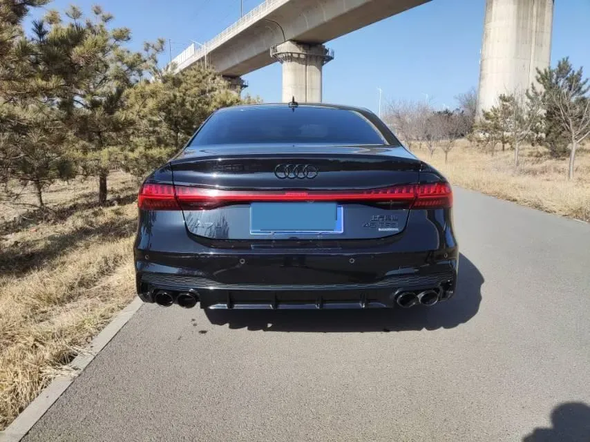 2024 Audi A7L 2.0T 245HP L4 7DCT,autocango,china used car exporter,china ev exporter,chinese used car exporter,chinese used ev exporter