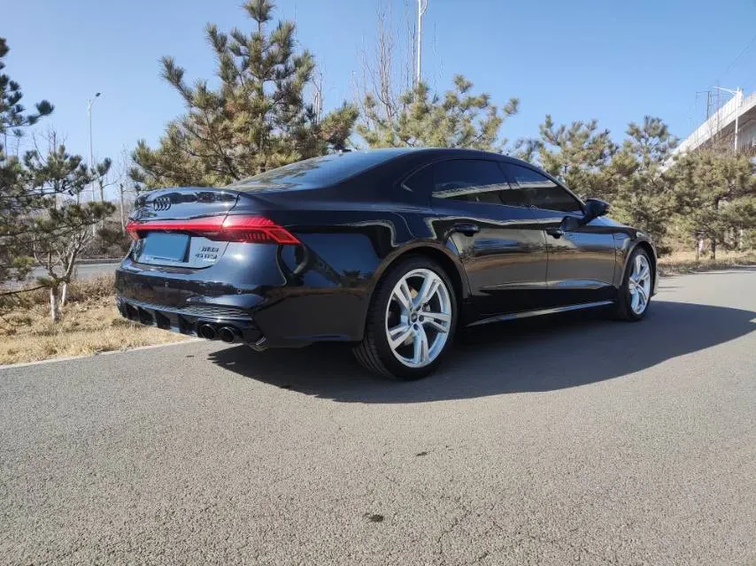 2024 Audi A7L 2.0T 245HP L4 7DCT,autocango,china used car exporter,china ev exporter,chinese used car exporter,chinese used ev exporter