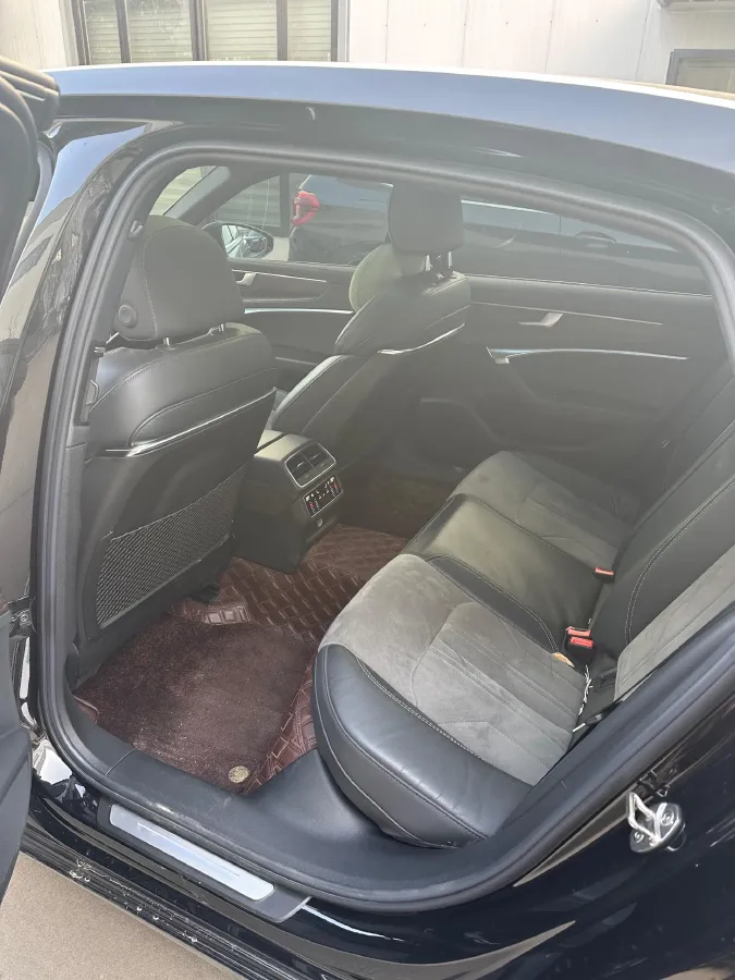 2022 Audi A6L 2.0T 224HP L4 7DCT,autocango,china used car exporter,china ev exporter,chinese used car exporter,chinese used ev exporter