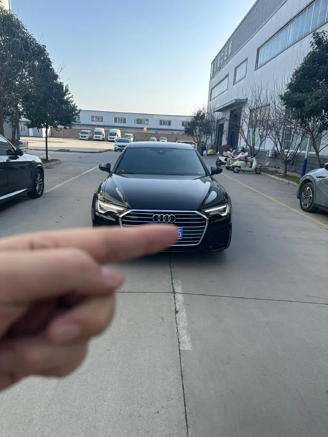 2022 Audi A6L 2.0T 224HP L4 7DCT,autocango,china used car exporter,china ev exporter,chinese used car exporter,chinese used ev exporter