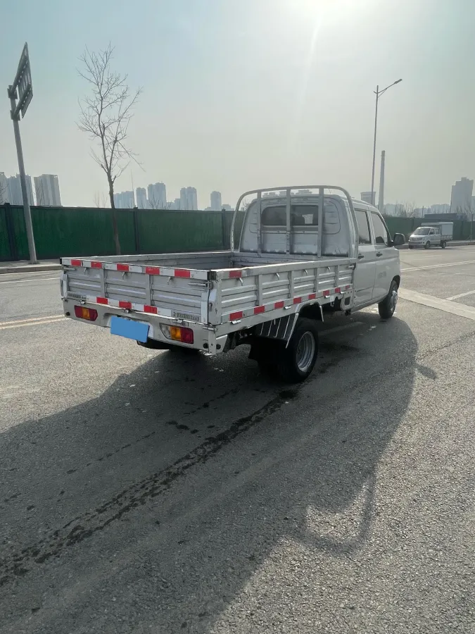 2021 WuLing RongGuang New Truck 1.8L 125HP L4 5MT,autocango,china used car exporter,china ev exporter,chinese used car exporter,chinese used ev exporter