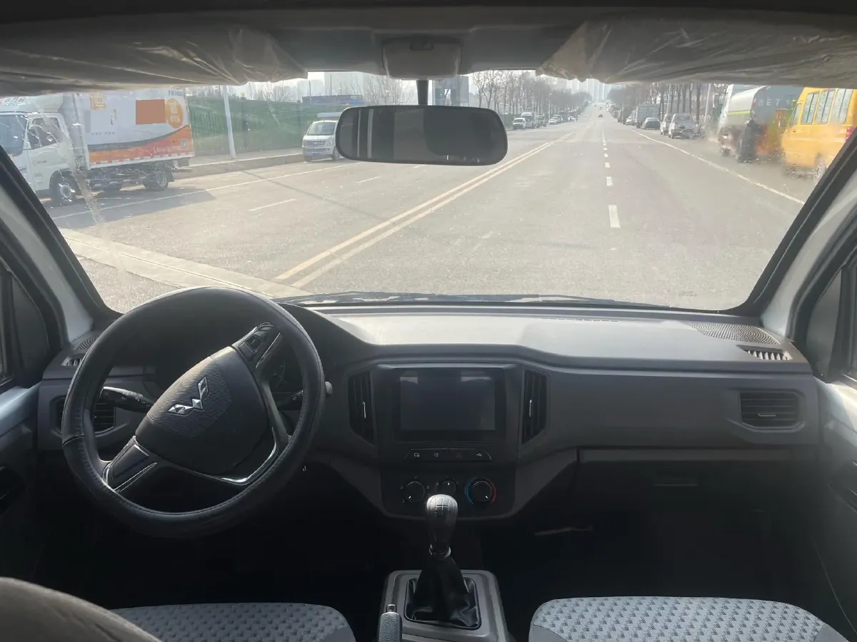 2021 WuLing RongGuang New Truck 1.8L 125HP L4 5MT,autocango,china used car exporter,china ev exporter,chinese used car exporter,chinese used ev exporter