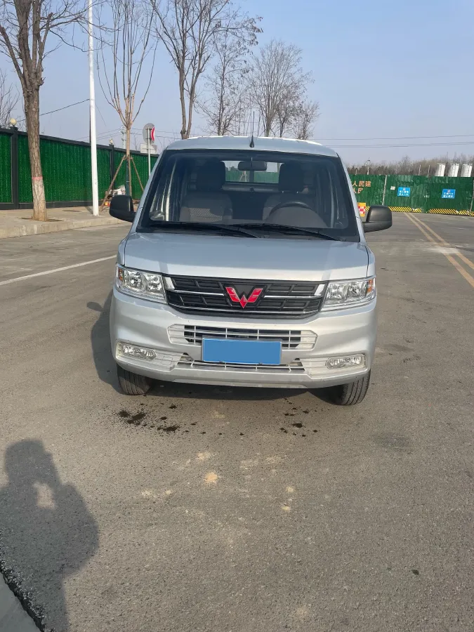 2021 WuLing RongGuang New Truck 1.8L 125HP L4 5MT,autocango,china used car exporter,china ev exporter,chinese used car exporter,chinese used ev exporter