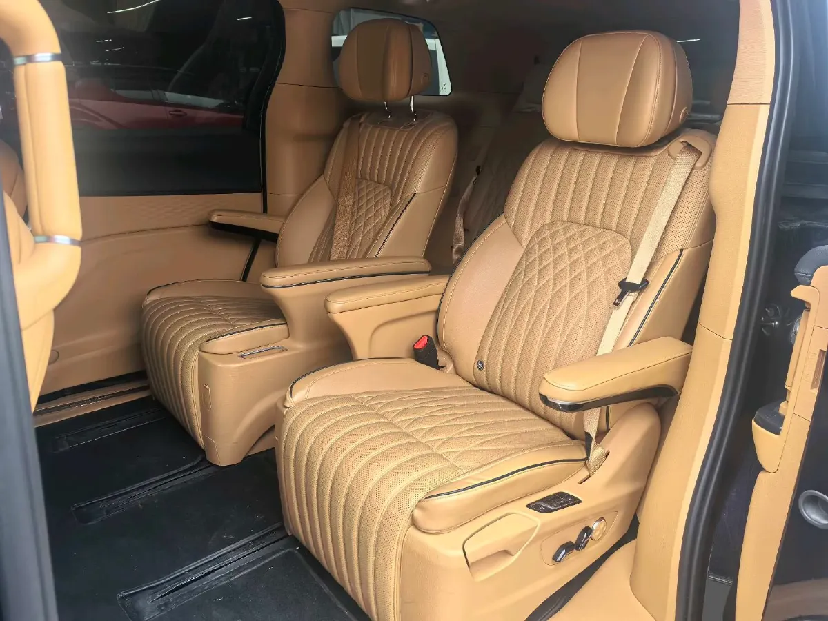 2022 Voyah Dream 1.5T 136HP L4 PHEV 25.57KWH,autocango,china used car exporter,china ev exporter,chinese used car exporter,chinese used ev exporter