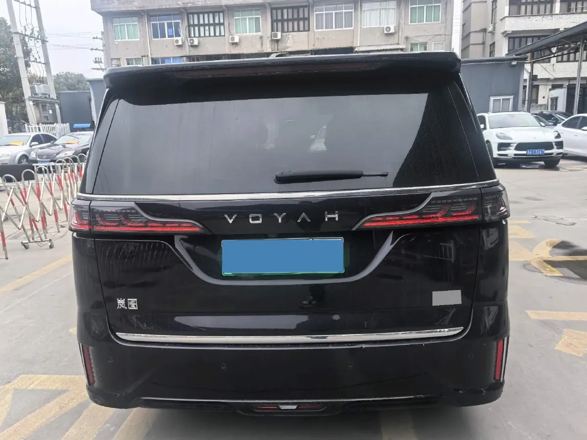 2022 Voyah Dream 1.5T 136HP L4 PHEV 25.57KWH,autocango,china used car exporter,china ev exporter,chinese used car exporter,chinese used ev exporter