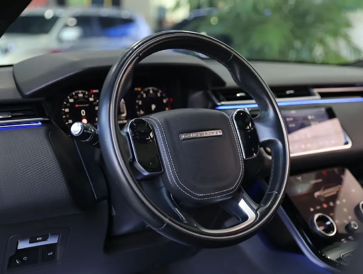 2018 Land Rover Discovery 2.0T 300HP L4 8AT,autocango,china used car exporter,china ev exporter,chinese used car exporter,chinese used ev exporter