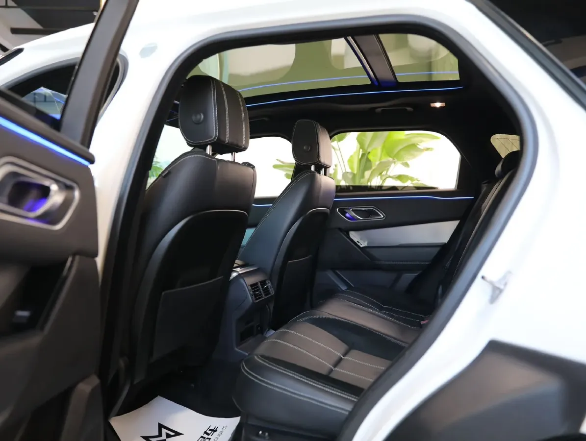 2018 Land Rover Discovery 2.0T 300HP L4 8AT,autocango,china used car exporter,china ev exporter,chinese used car exporter,chinese used ev exporter