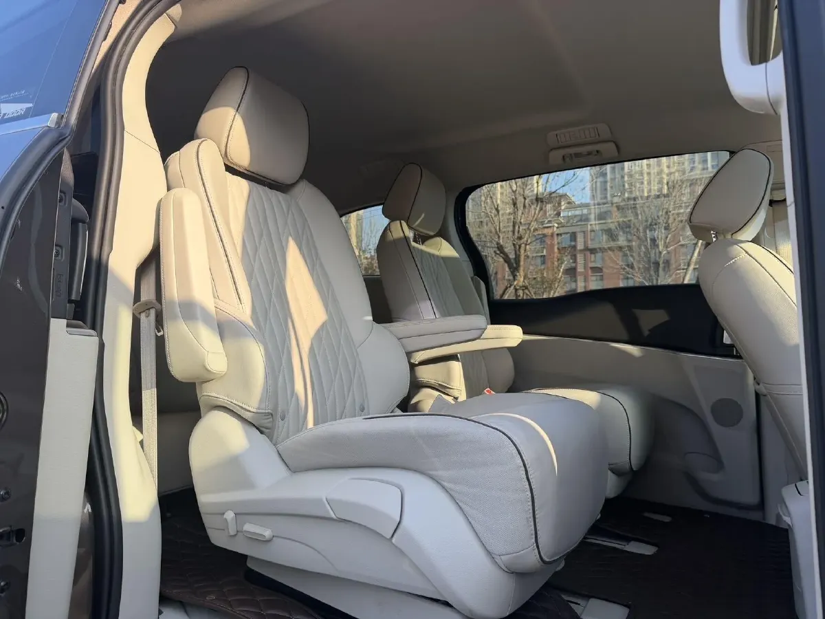 2022 Buick GL8 2.0T 237HP L4 9AT,autocango,china used car exporter,china ev exporter,chinese used car exporter,chinese used ev exporter