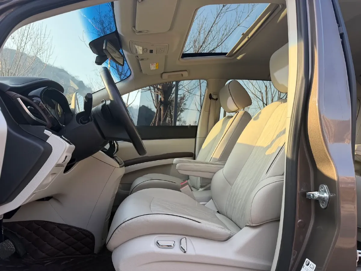 2022 Buick GL8 2.0T 237HP L4 9AT,autocango,china used car exporter,china ev exporter,chinese used car exporter,chinese used ev exporter