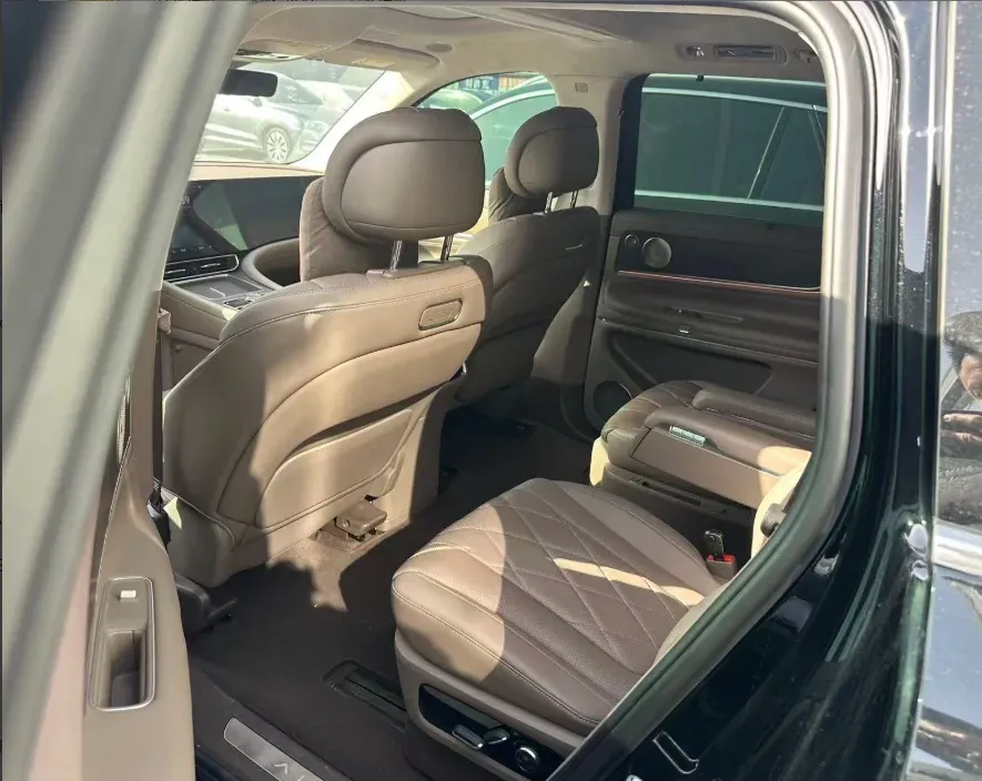 2024 AITO AITO M9 1.5T 152HP L4 REEV 42KWH,autocango,china used car exporter,china ev exporter,chinese used car exporter,chinese used ev exporter