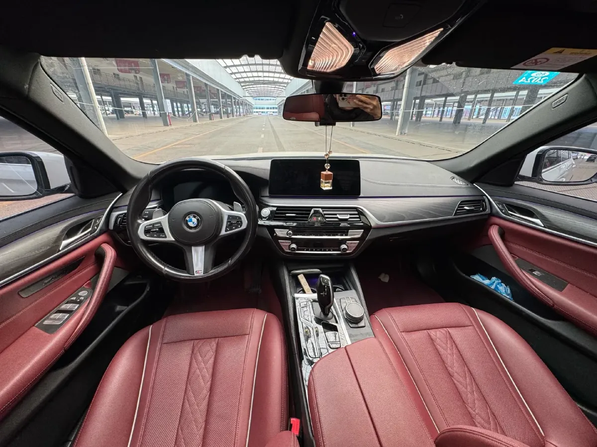 2021 BMW 5 Series 2.0T 252HP L4 8AT,autocango,china used car exporter,china ev exporter,chinese used car exporter,chinese used ev exporter