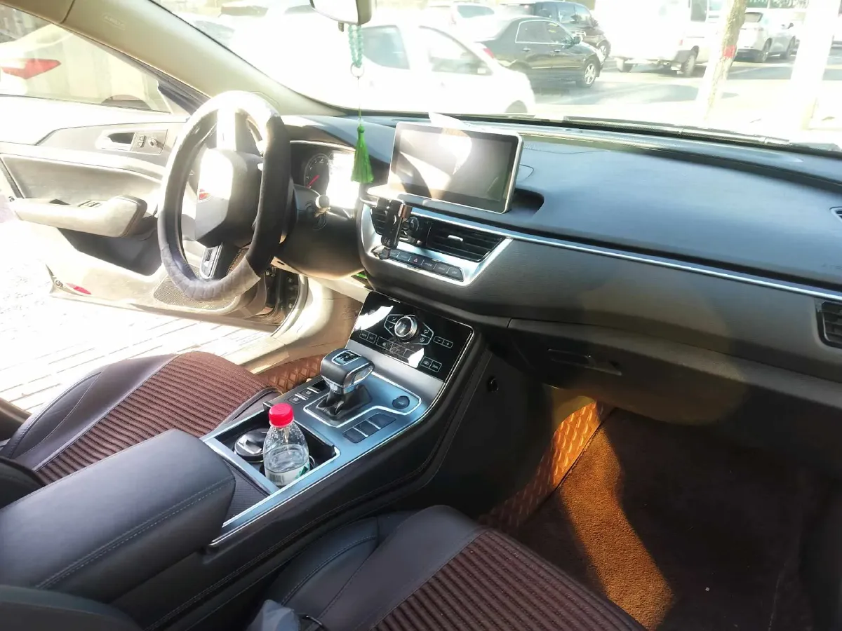 2020 HongQi H5 1.5T 169HP L4 7DCT,autocango,china used car exporter,china ev exporter,chinese used car exporter,chinese used ev exporter