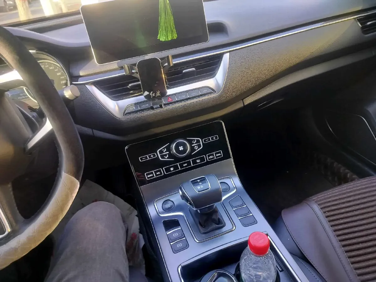 2020 HongQi H5 1.5T 169HP L4 7DCT,autocango,china used car exporter,china ev exporter,chinese used car exporter,chinese used ev exporter