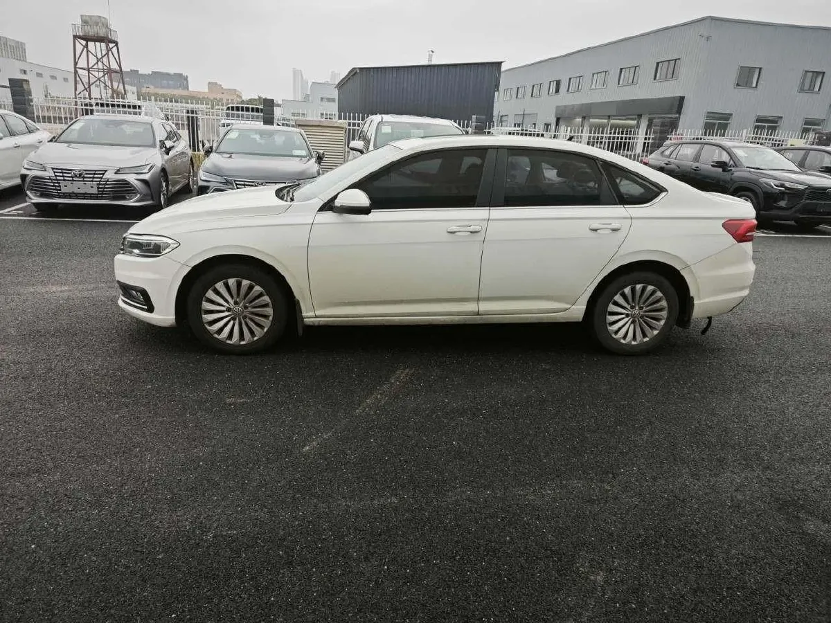 2018 Skoda Karoq 1.4T 150HP L4 7DCT,autocango,china used car exporter,china ev exporter,chinese used car exporter,chinese used ev exporter