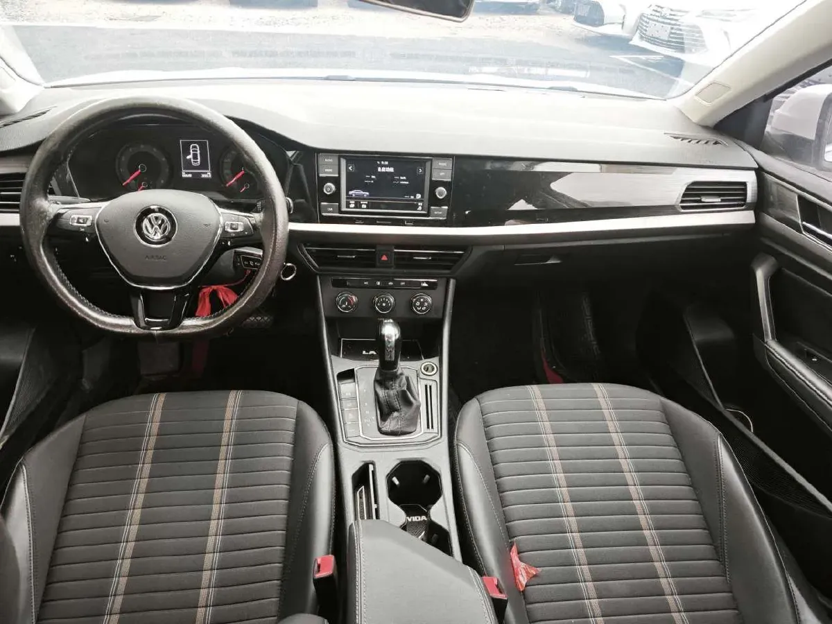 2018 Skoda Karoq 1.4T 150HP L4 7DCT,autocango,china used car exporter,china ev exporter,chinese used car exporter,chinese used ev exporter