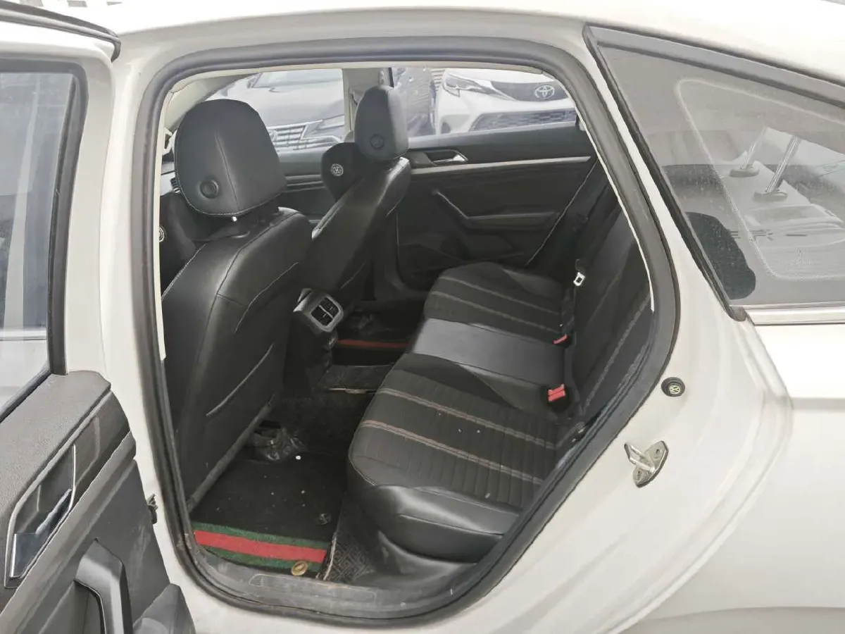 2018 Skoda Karoq 1.4T 150HP L4 7DCT,autocango,china used car exporter,china ev exporter,chinese used car exporter,chinese used ev exporter