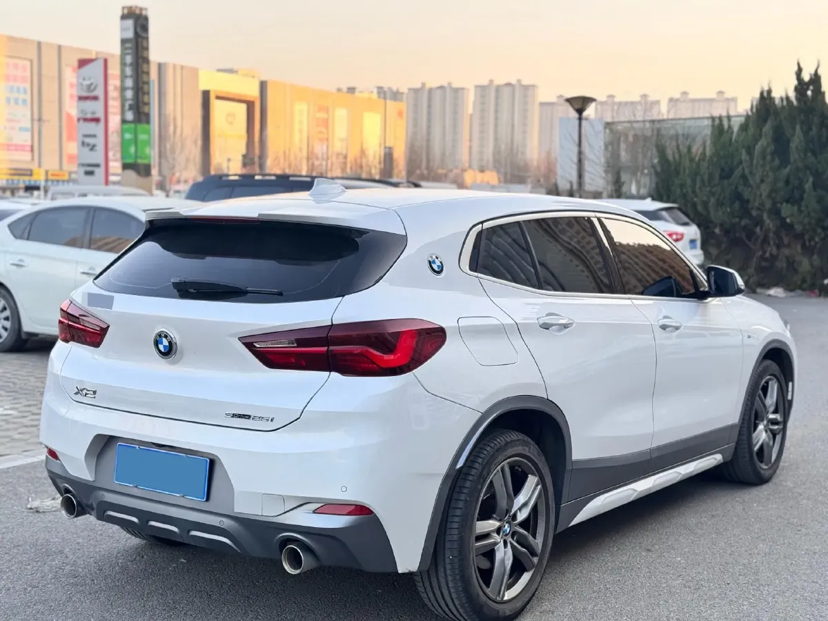 2021 BMW X2 2.0T 192HP L4 7DCT,autocango,china used car exporter,china ev exporter,chinese used car exporter,chinese used ev exporter
