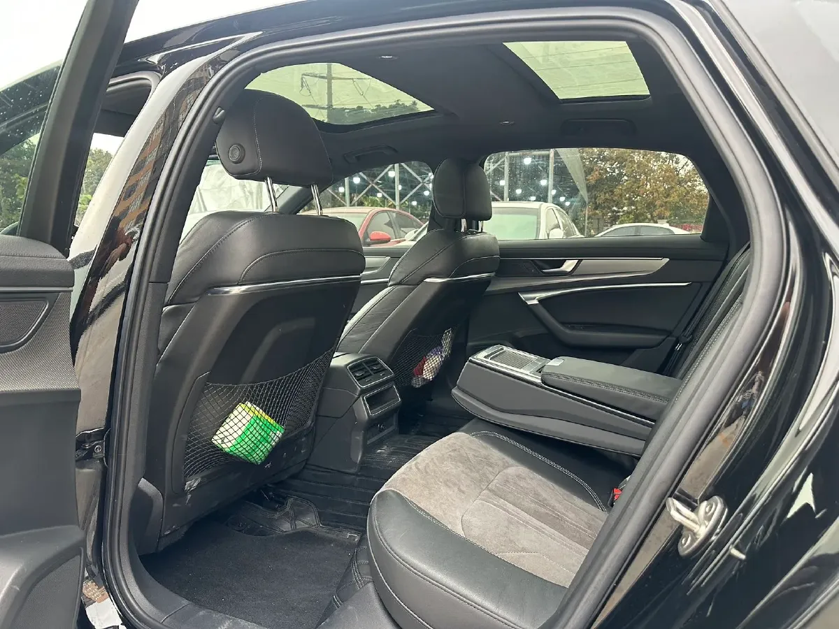 2021 Audi A6L 2.0T 190HP L4 7DCT,autocango,china used car exporter,china ev exporter,chinese used car exporter,chinese used ev exporter