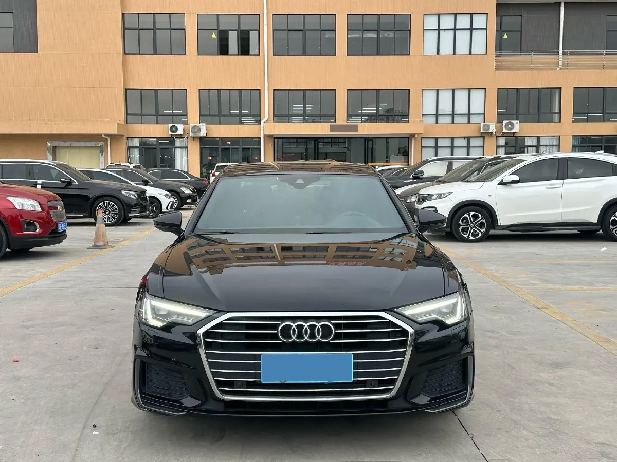 2021 Audi A6L 2.0T 190HP L4 7DCT,autocango,china used car exporter,china ev exporter,chinese used car exporter,chinese used ev exporter