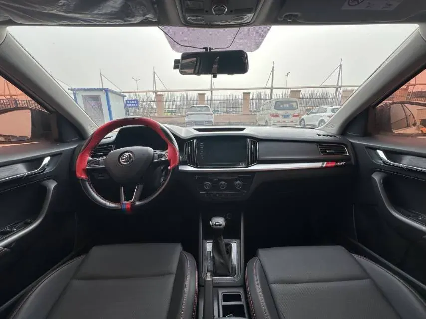 2021 Skoda Kamiq 1.5L 112HP L4 6AT,autocango,china used car exporter,china ev exporter,chinese used car exporter,chinese used ev exporter