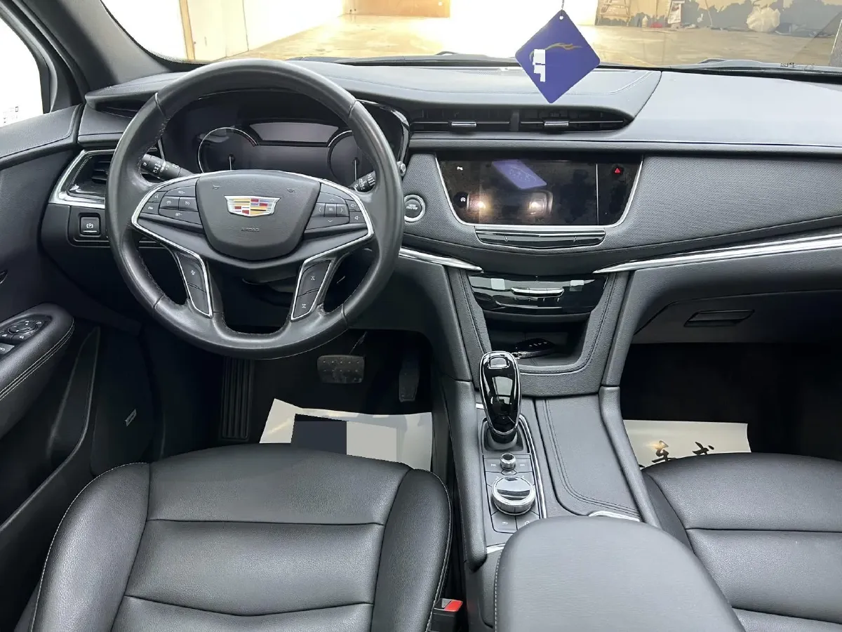 2021 Cadillac XT5 2.0T 237HP L4 9AT,autocango,china used car exporter,china ev exporter,chinese used car exporter,chinese used ev exporter