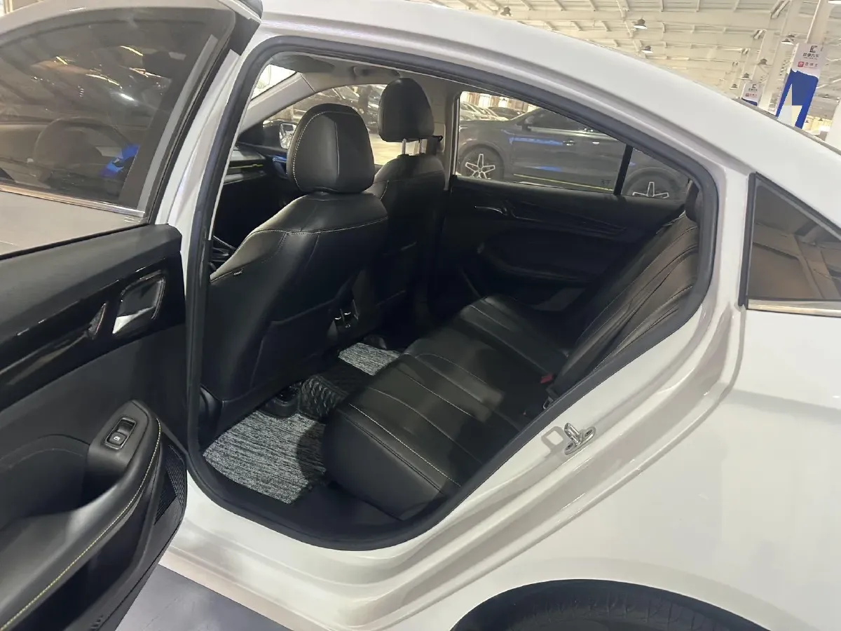 2021 Roewe i5 1.5L 120HP L4 CVT,autocango,china used car exporter,china ev exporter,chinese used car exporter,chinese used ev exporter