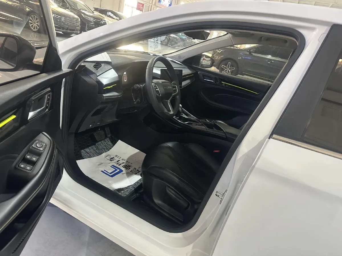 2021 Roewe i5 1.5L 120HP L4 CVT,autocango,china used car exporter,china ev exporter,chinese used car exporter,chinese used ev exporter