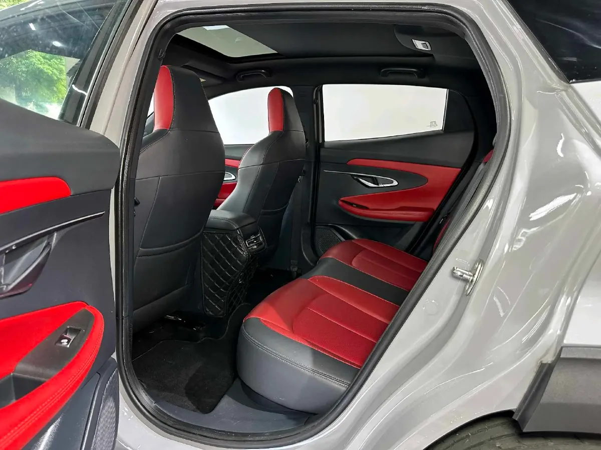 2020 ChangAn UNI-T 1.5T 180HP L4 7DCT,autocango,china used car exporter,china ev exporter,chinese used car exporter,chinese used ev exporter