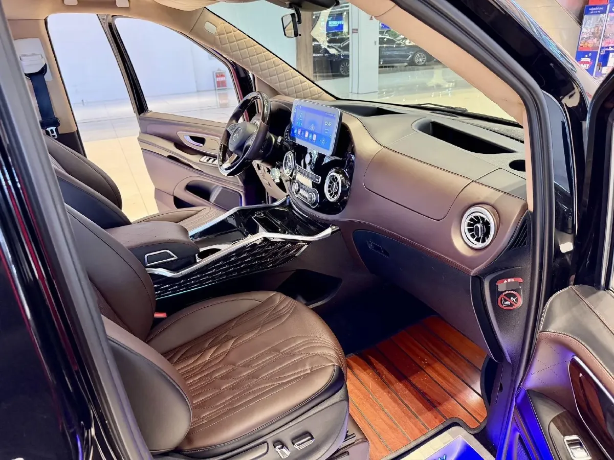 2021 Mercedes-Benz Vito 2.0T 211HP L4 9AT,autocango,china used car exporter,china ev exporter,chinese used car exporter,chinese used ev exporter