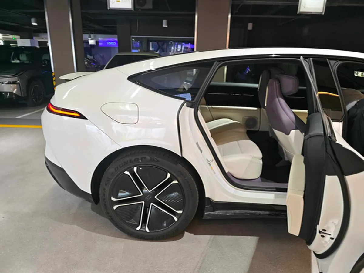 2026 Avatr 12 1.5T 156HP L4 REEV,autocango,china used car exporter,china ev exporter,chinese used car exporter,chinese used ev exporter