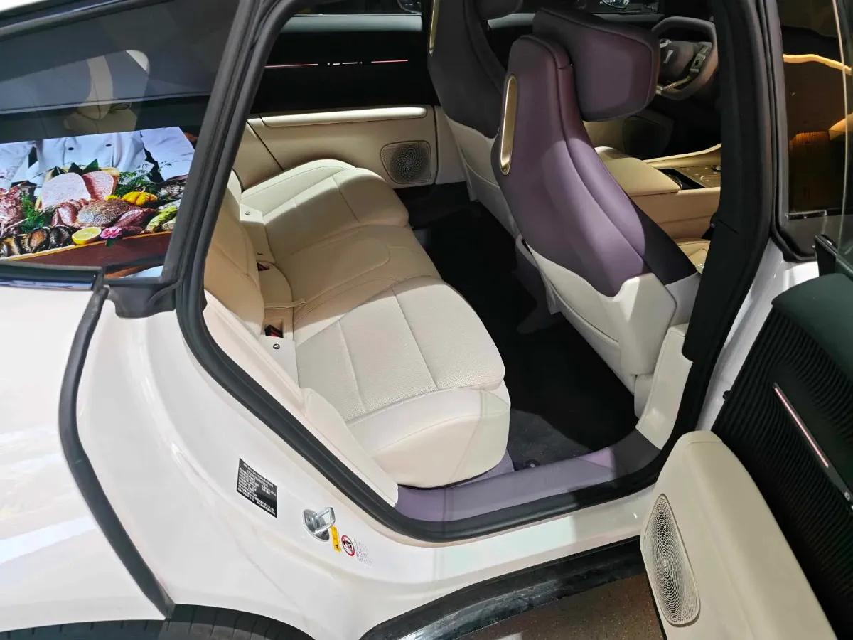 2026 Avatr 12 1.5T 156HP L4 REEV,autocango,china used car exporter,china ev exporter,chinese used car exporter,chinese used ev exporter