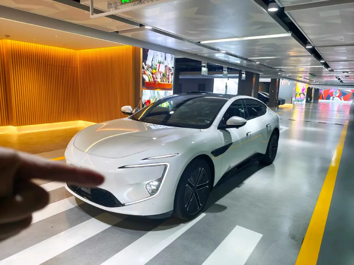 2026 Avatr 12 1.5T 156HP L4 REEV,autocango,china used car exporter,china ev exporter,chinese used car exporter,chinese used ev exporter