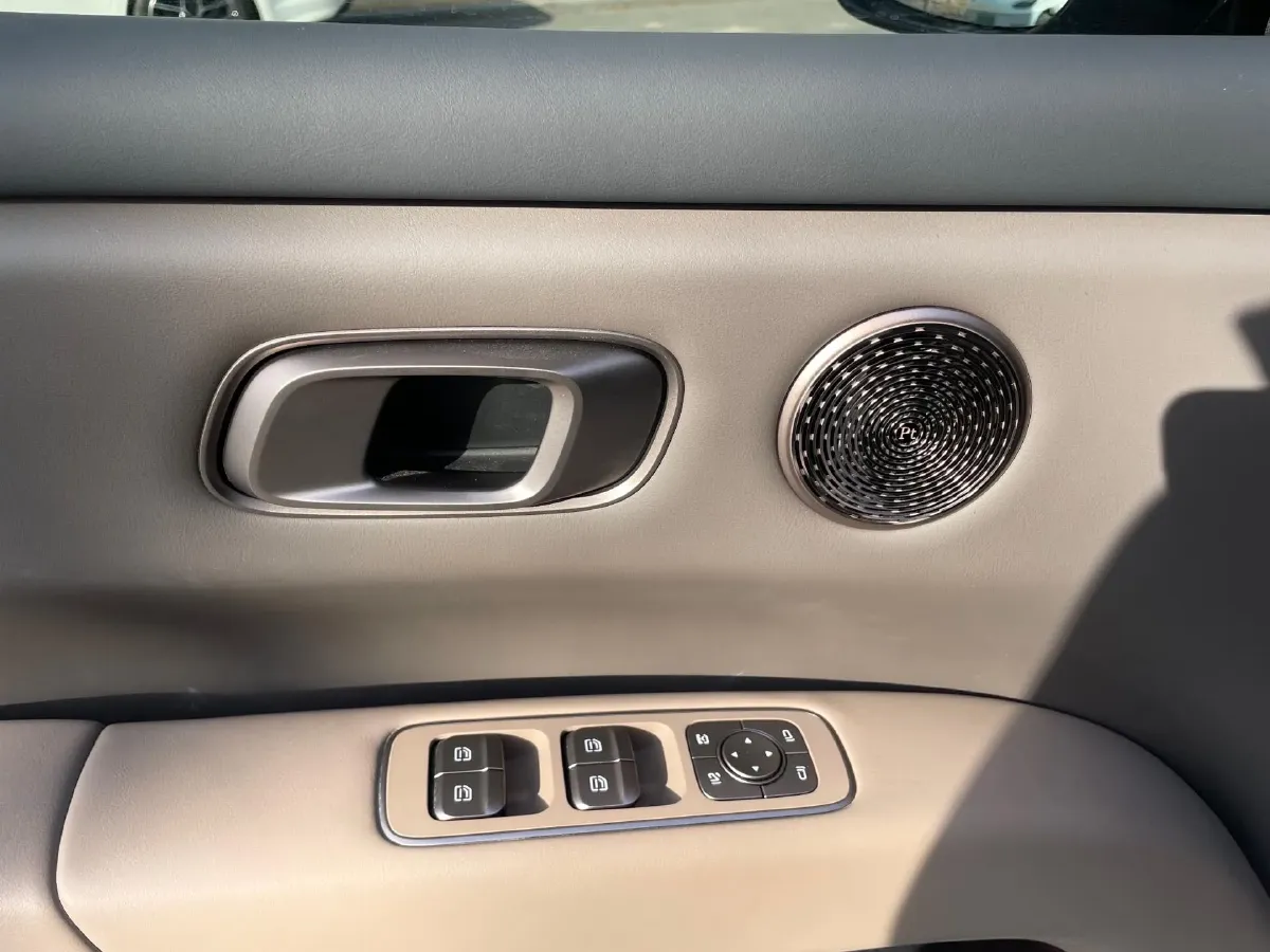 2025 Li i6 BEV,autocango,china used car exporter,china ev exporter,chinese used car exporter,chinese used ev exporter