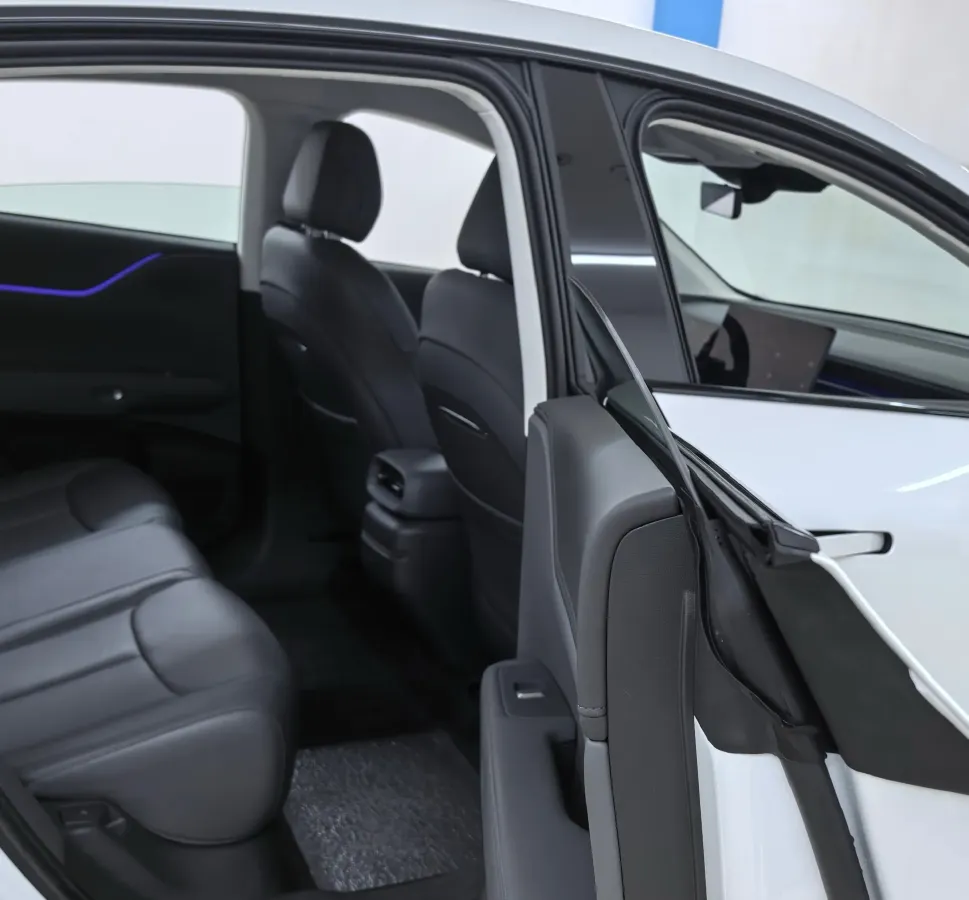 2025 Xpeng G6 BEV 68.5KWH,autocango,china used car exporter,china ev exporter,chinese used car exporter,chinese used ev exporter