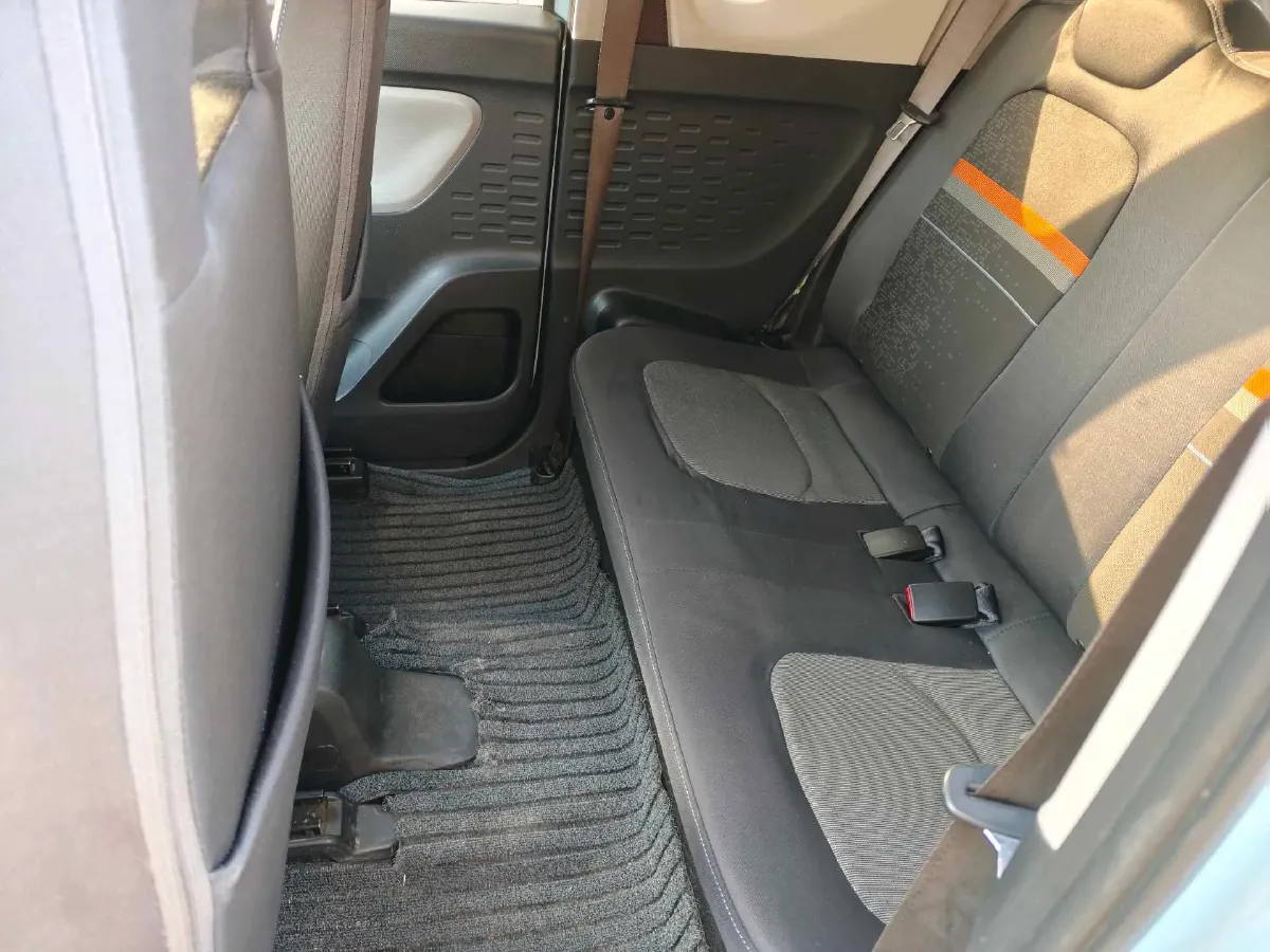 2022 LingBox uni BEV 11.52KWH,autocango,china used car exporter,china ev exporter,chinese used car exporter,chinese used ev exporter