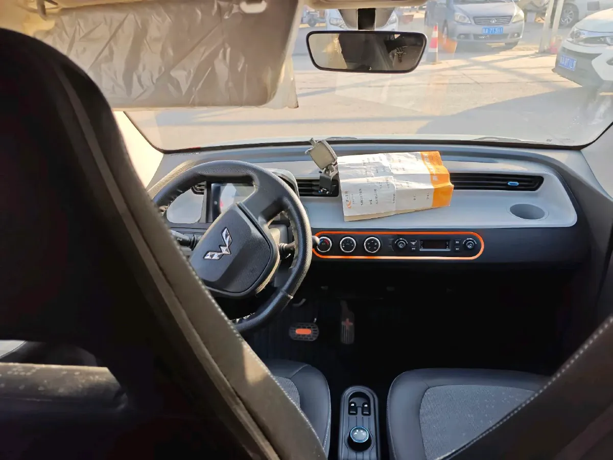 2022 LingBox uni BEV 11.52KWH,autocango,china used car exporter,china ev exporter,chinese used car exporter,chinese used ev exporter