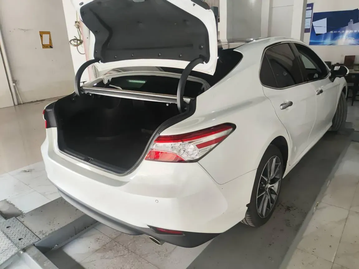 2021 Toyota Camry 2.5L 209HP L4 8AT,autocango,china used car exporter,china ev exporter,chinese used car exporter,chinese used ev exporter