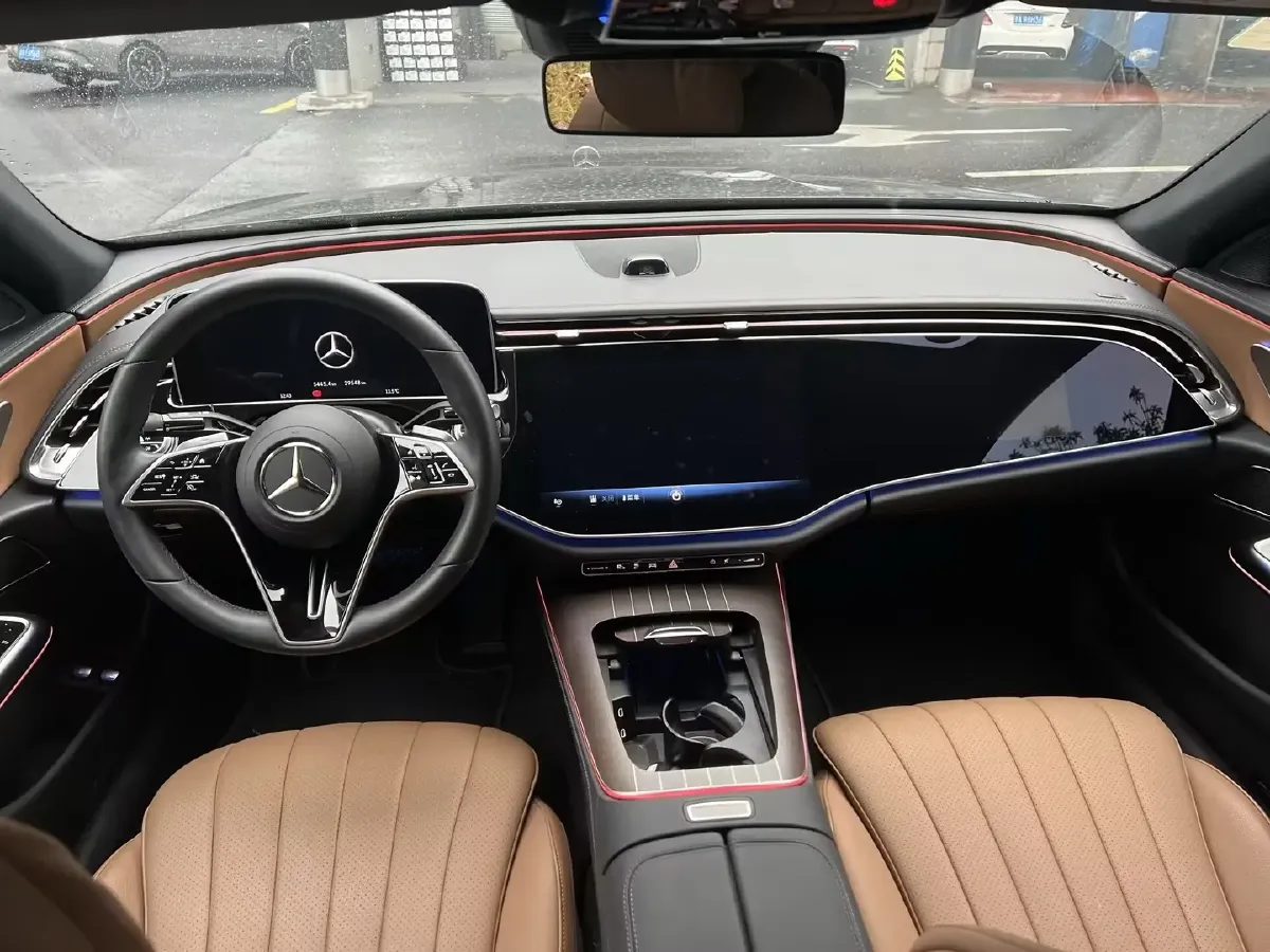 2024 Mercedes-Benz E Class 2.0T 204HP L4 9AT PHEV 25.4KWH,autocango,china used car exporter,china ev exporter,chinese used car exporter,chinese used ev exporter