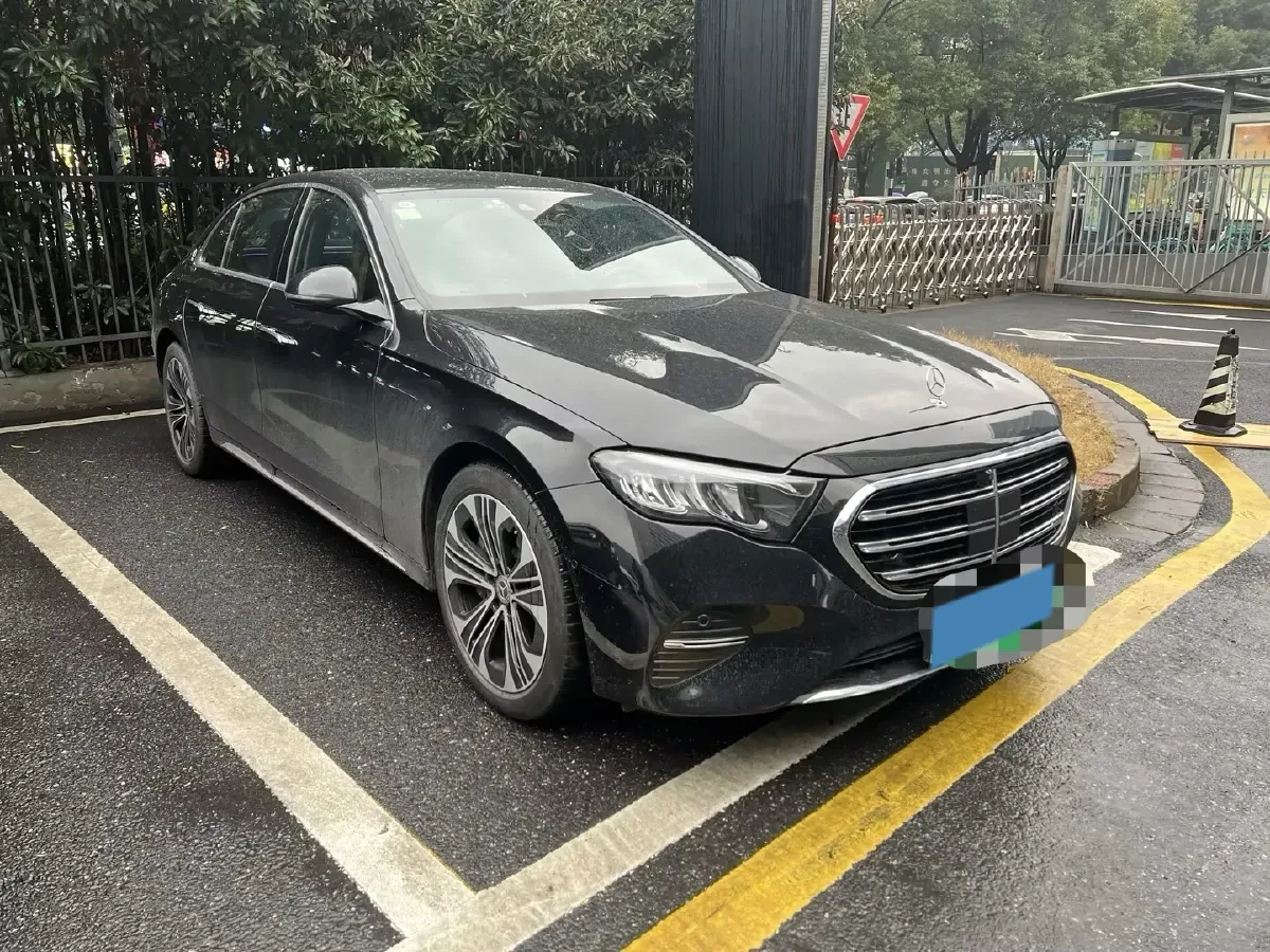2024 Mercedes-Benz E Class 2.0T 204HP L4 9AT PHEV 25.4KWH,autocango,china used car exporter,china ev exporter,chinese used car exporter,chinese used ev exporter
