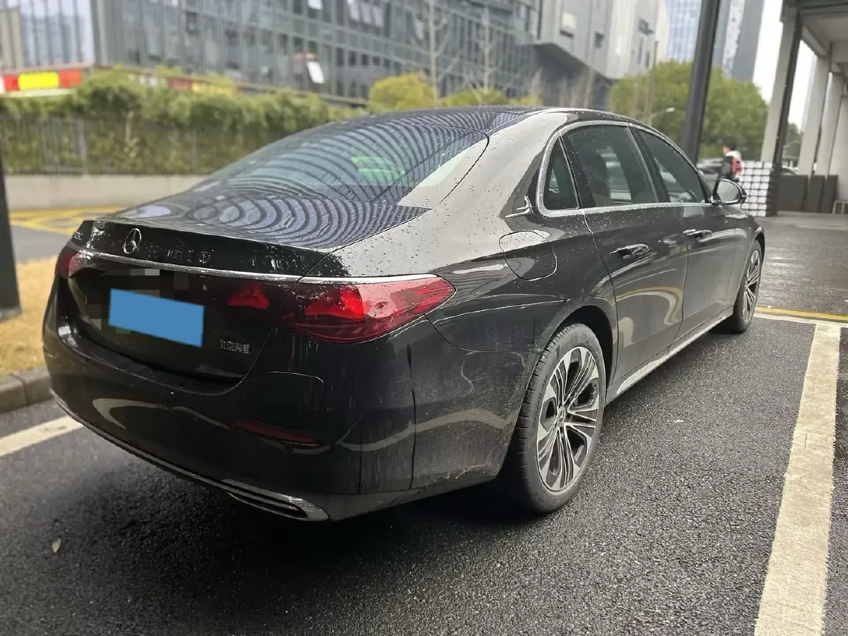 2024 Mercedes-Benz E Class 2.0T 204HP L4 9AT PHEV 25.4KWH,autocango,china used car exporter,china ev exporter,chinese used car exporter,chinese used ev exporter